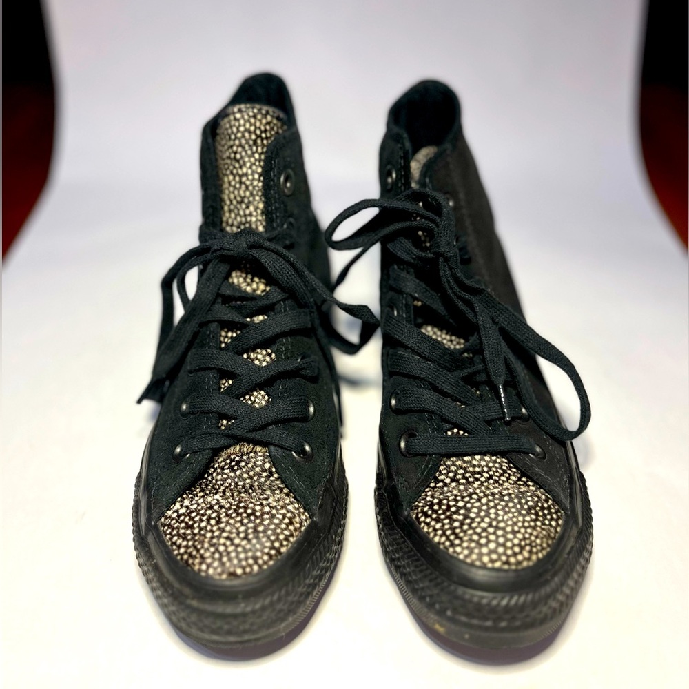 Black Converse with animal print cap size 5.5